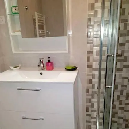 House With 2 Bedrooms In With Wonderful Lake View And Terrace Holiday home *